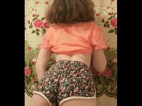 ❤️ دختر جوان سکسی که شورتش را جلوی دوربین در می آورد ❤️ فیلم جنسی در ما